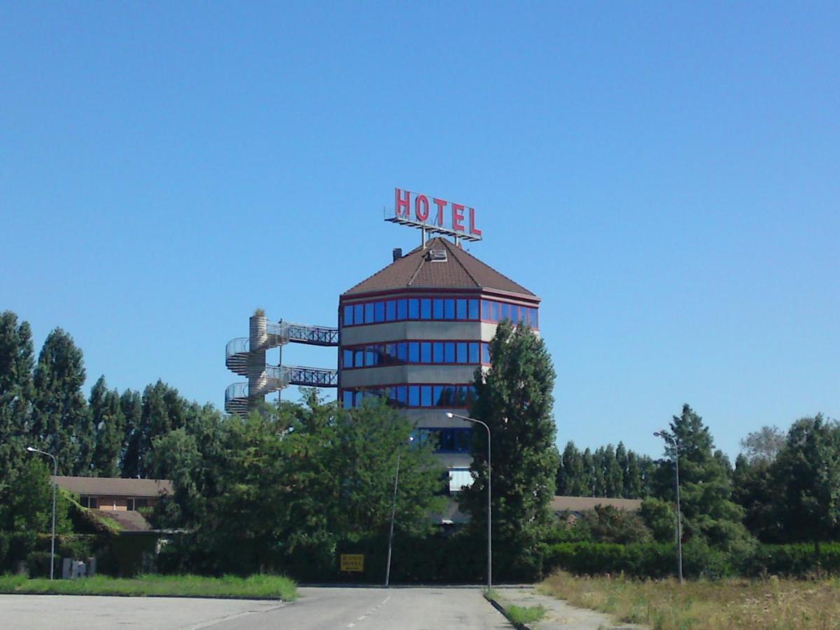 Business Hotel Казале Монферато Екстериор снимка